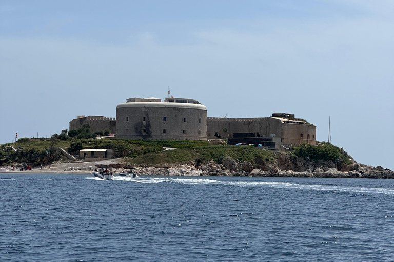 Kotor: prywatna wycieczka łodzią po Zatoce Kotor i Błękitnej Jaskini z drinkiemKOTOR: Prywatna wycieczka łodzią do Błękitnej Jaskini i Zatoki Kotorskiej + bezpłatne napoje