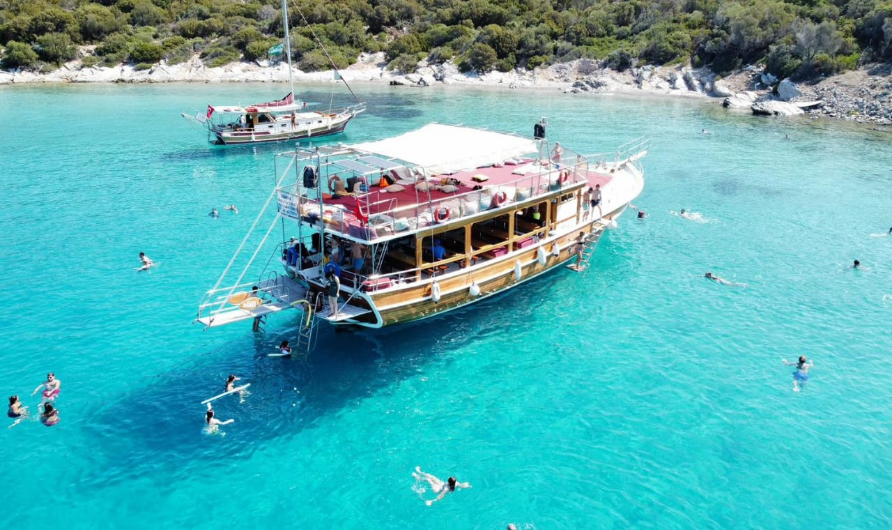 Ab Bodrum: Bootsfahrt zur Insel Orak mit Badestopps und Mittagessen