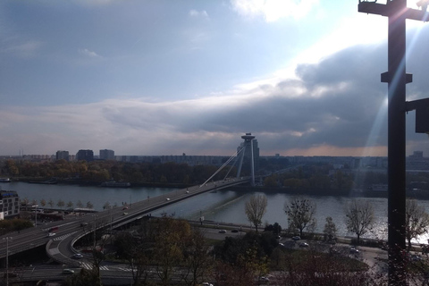 Bratislava: wandeltour door de oude stad en het kasteelBratislava: Old Town, Cathedral and Castle with bonuses walk