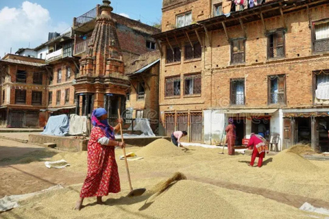 Desde Katmandú: excursión de un día por la cultura y la gastronomía de los pueblos newari.Desde Katmandú: Excursión de un día por los pueblos newari, su cultura y su gastron