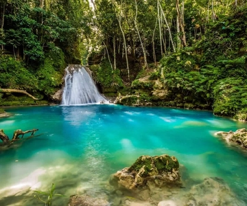 Ocho Rios: Blue Hole, White River Tubing, and Horseback Ride