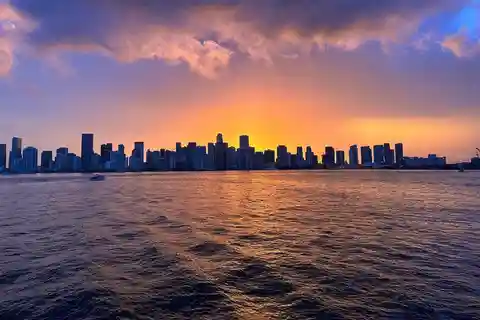 Miami: Cruzeiro ao pôr do sol de 90 minutos com o Mojito Bar a bordo