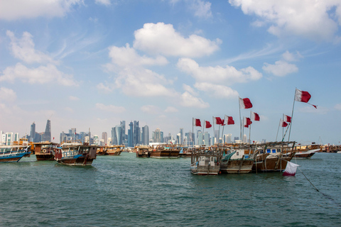 Tour de ville express de Doha avec croisière sur un boutreGuide dans une autre langue