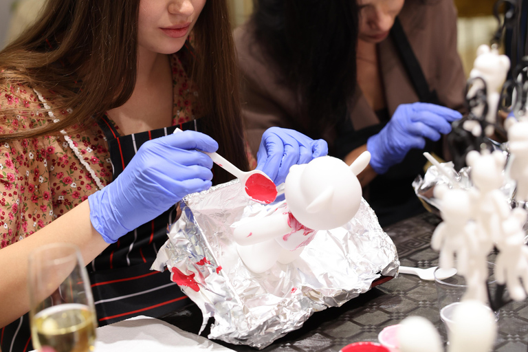 Alicante: Fluid Painting Workshop – Create Your Own Art Create a Bear Set - 23 cm Bear + Mini Bear Key Ring