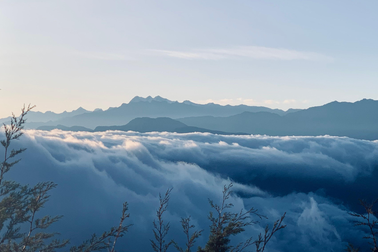 Entre Nubes - Sunrise at Cerro Kennedy, Pozo Azul, and Cacao Experience Between Clouds, Pozo Azul, and Cacao – Departure from the Minca Bridge