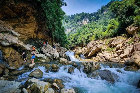 Ha Giang Loop - Na Hang Lake Boat trip 4 Days Motorbike tour Easy Rider