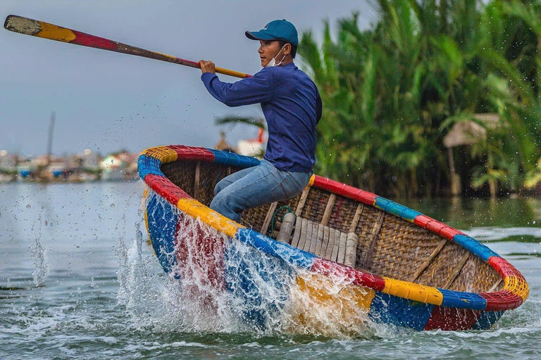 Hoi An: Passeio de barco com cesto, aula de culinária em Hangcoconut