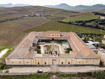 Visite historique de Baglio Florio Adamo avec dégustation de vin