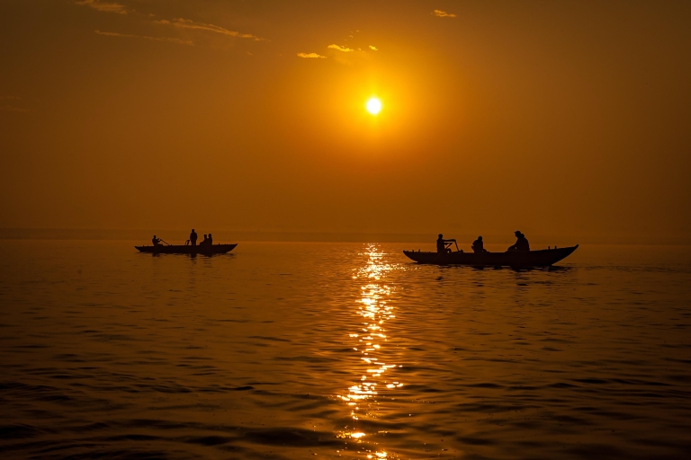 Lever de soleil à Varanasi avec tour en bateau le matin