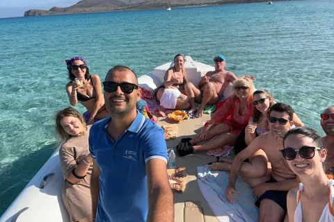 Teulada: Excursión por la tarde en lancha neumática con aperitivo en Zafferano.