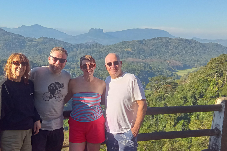 The Best Kandy Tuk-Tuk city Tour with a Professional Guide