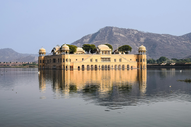 Von Delhi: Jaipur Rundreise mit dem Auto oder dem Superschnellzug.Jaipur Tagestour nur mit Guide