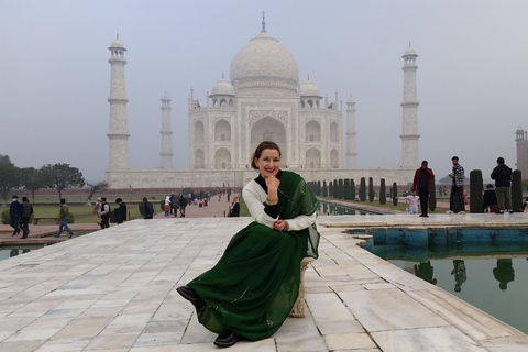 From Delhi: Private Full-Day Taj Mahal Tour with Guide & Car