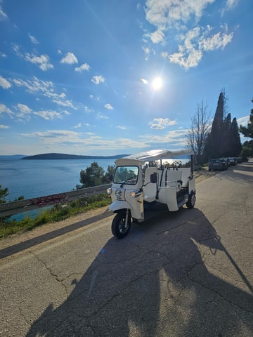 Split: Recorded 360° Tuk Tuk Experience