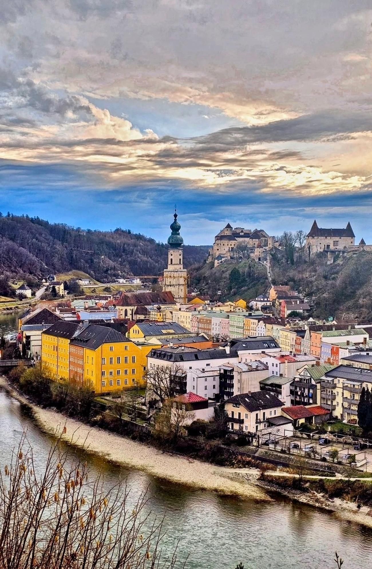 München: Schloss Burghausen (Deutschlands längstes) & Altötting