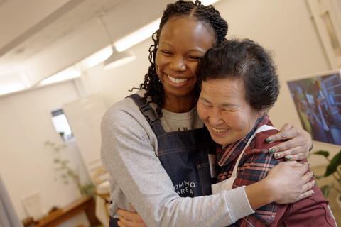 Nouilles faites à la main avec la grand-mère coréenne