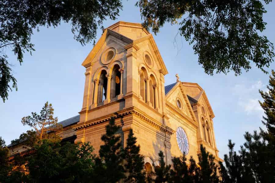 Santa Fe: Rundgang durch die verfluchte Geschichte. Foto: GetYourGuide Santa Fe: Rundgang durch die verfluchte Geschichte. Foto: GetYourGuide