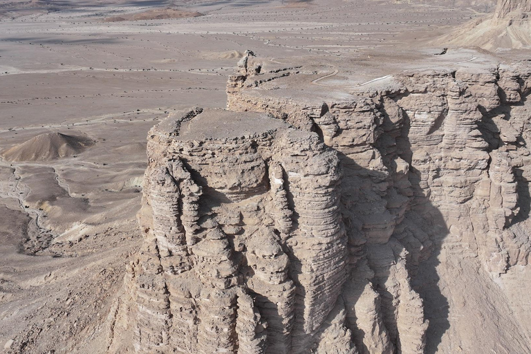 Vanuit Riyad: Avontuur aan de rand van de wereld en Darb Al-Manjoor