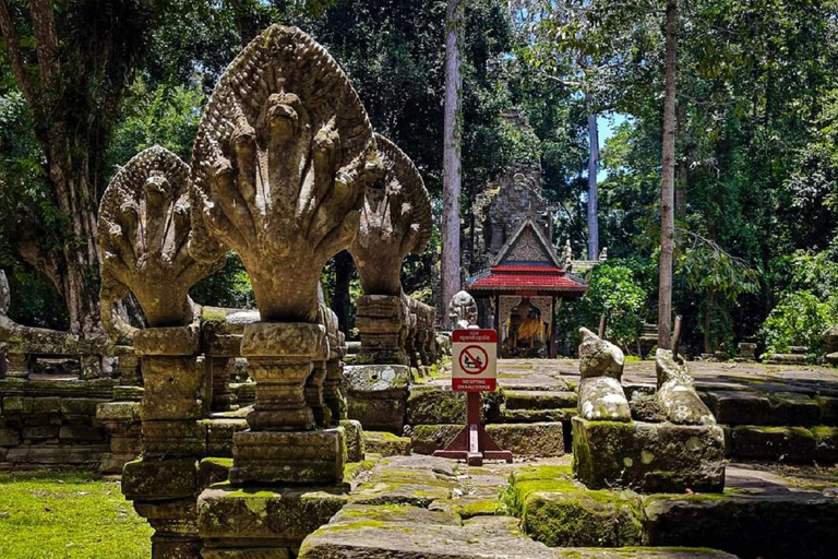 Siem Reap: Całodniowa wycieczka do świątyni Angkor Wat z zachodem słońcaWspólna wycieczka