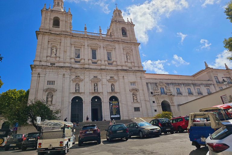 Lissabon: stadsvandring historia och alfama 90 min med tuktuk