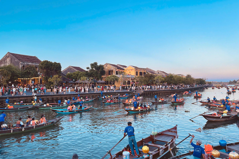 Hoi An - en båttur med lyktor Båtresa med lyktor på Hoai-floden