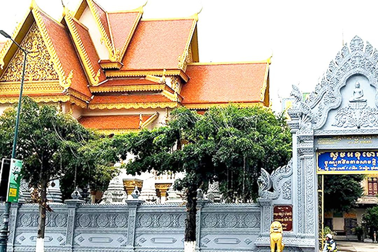 جولة سير في بنوم بنه: التاريخ والثقافة والفن وطعام الشوارع