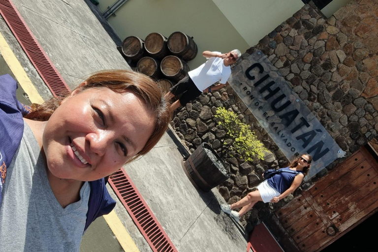 El Salvador, Cihuatán: Rum tasting, from sugar cane cultivation to the bottle El Salvador, Cihuatán: Rum tasting, from sugar cane to bottle