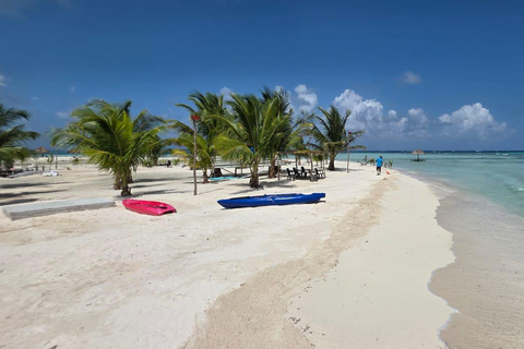 Panama City: San Blas Tropical Adventure – 3 Islands with Lunch at a Local Restaurant Tropical Adventure in Guna Yala: 3 Islands with Lunch at a Local Restaurant