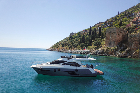 Alanya : visite privée en yacht pour les jours spéciauxSeulement la visite culinaire, pas de transfert, pas de nourriture, pas de boissons.