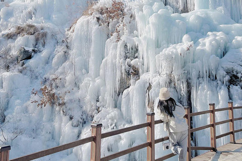 Pêche sur glace à Hwacheon et visite hivernale de la vallée d&#039;Eobi au départ de SéoulDépart de la station Hongik Univ. sortie4