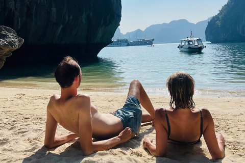 2-tägige Ha Long Bay Island Cruise Tour mit einem 3-Sterne-Kreuzfahrtschiff