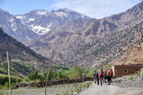 Beklim de Toubkal berg: 3-daagse trektocht vanuit MarrakechBeklim de berg Toubkal: driedaagse trektocht vanuit Marrakesh