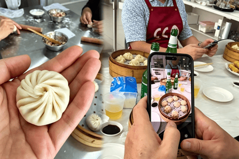 Shanghai: Xiaolongbao Making & Culinary Experience Package B1: Xiaolongbao + Kung Pao Chicken（Groups of 3+）