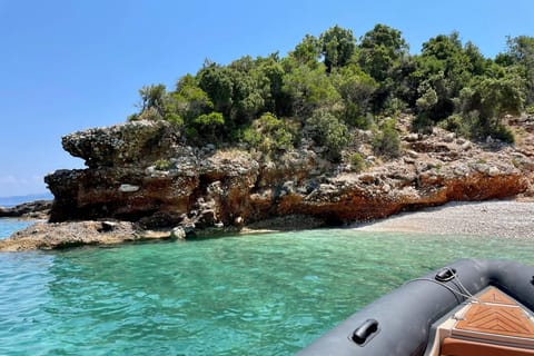 SpeedBoat Matka Sazanin saarelle, Haxhi Ali luolaan ja Karaburuniin