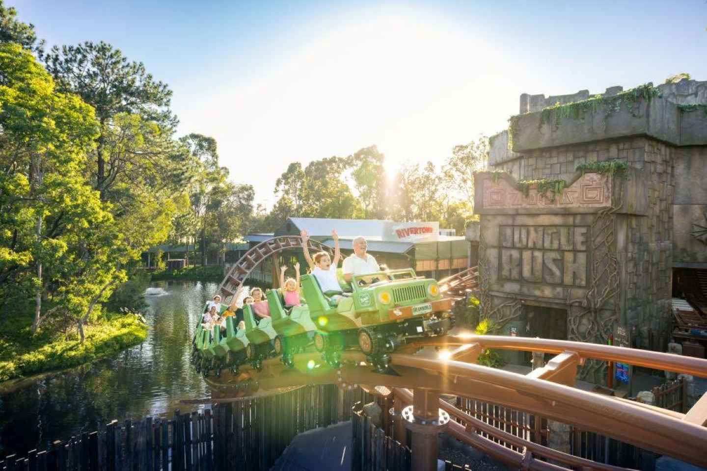 Gold Coast: Dreamworld & SkyPoint 2-Day Ticket - Gold Coast: Dreamworld & SkyPoint 2-Day Ticket