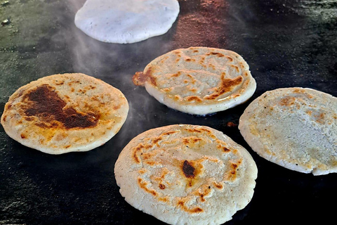 El Zonte: Taller de elaboración de pupusas y visita a la playa