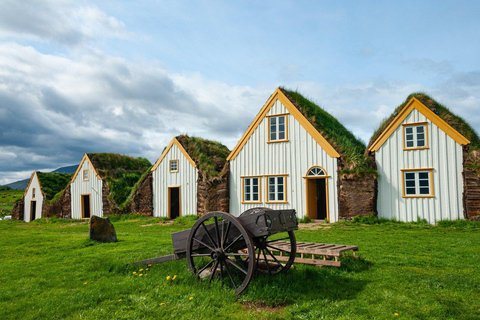 Reykjavik: 8-Day Iceland Ring Road Guided Small Group Tour