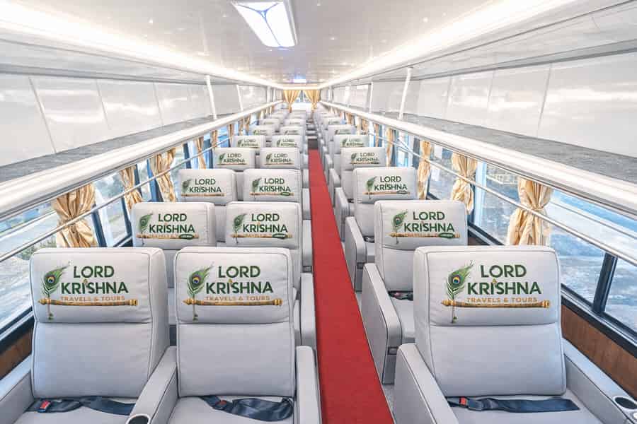 Kathmandu: Transfer von/nach Lumbini (VIP-Luxus-Sofa-Bus). Foto: GetYourGuide Kathmandu: Transfer von/nach Lumbini (VIP-Luxus-Sofa-Bus). Foto: GetYourGuide