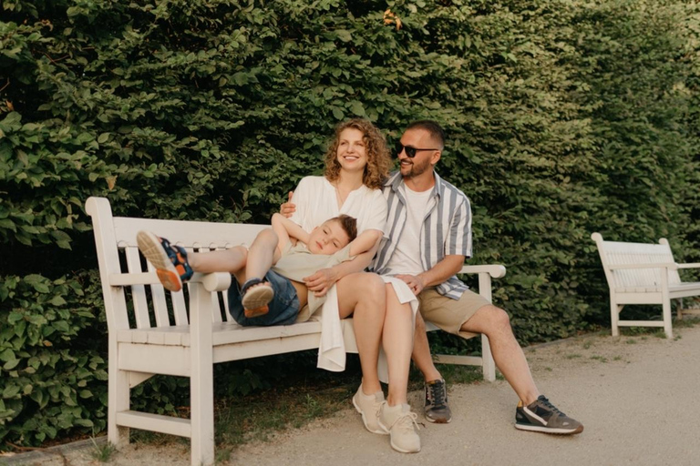 Bucharest: Old Town Essentials Private Photoshoot Super Premium: 75 Photos | 90 mins