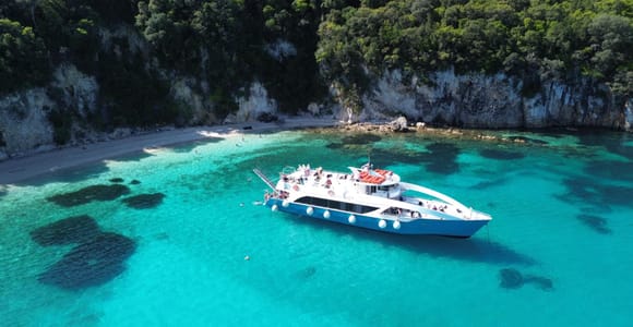 From Lefkimmi: Paxos, Antipaxos, Blue Caves Speedboat Cruise