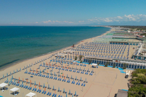 Pisa: Coastal boat tour with aperitif and lunch on board