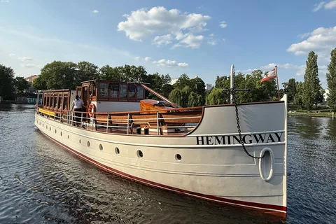 Berlin: Historisk båttur med sightseeing i stadskärnan