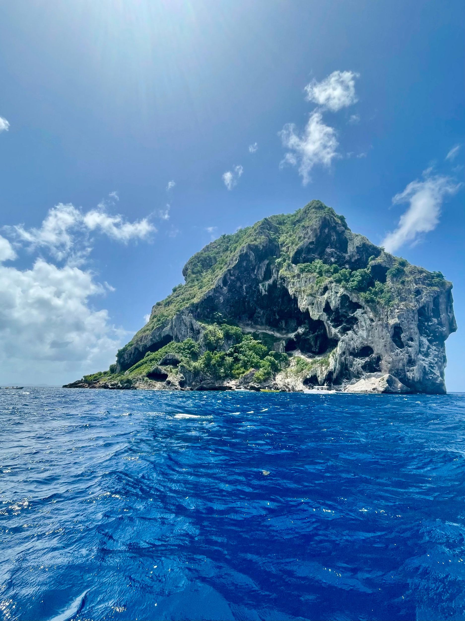 Bootsfahrt an der Karibikküste auf Martinique: Rocher du Diamant - Salines