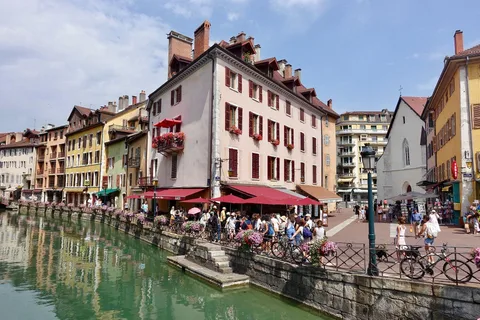 Annecy: Private Guided Walking Tour