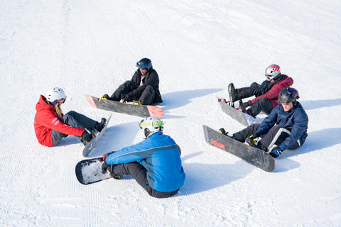 De Interlaken: Aula de snowboard para iniciantes à tardeDe Interlaken: Pacote de snowboard para principiantes à tarde