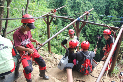 Yogyakarta: Tour della Grotta di Jomblang e della Grotta di Pindul con pranzo