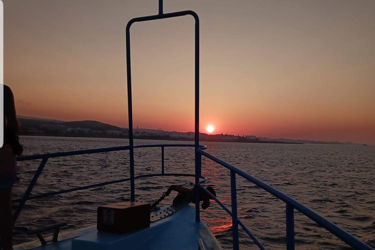 Ausflug zum Sonnenuntergang mit Badestopp an der Blauen Lagune und der Schildkrötenbucht.Sonnenuntergangstour am Samstag und Freitag um 17:00 Uhr