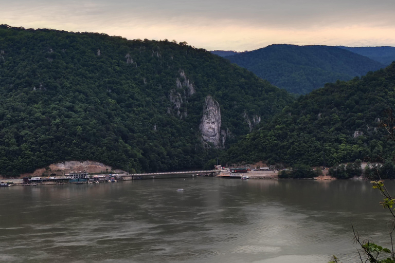 Forteresse de Golubac et portes de fer + tour en bateau en option