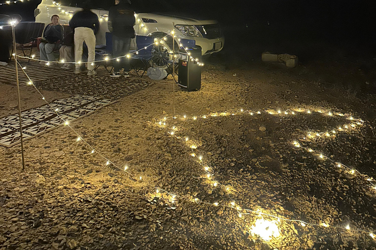 Riyadh: Edge of the World Sunset Tour with Snacks Edge of the world with sunset and stars