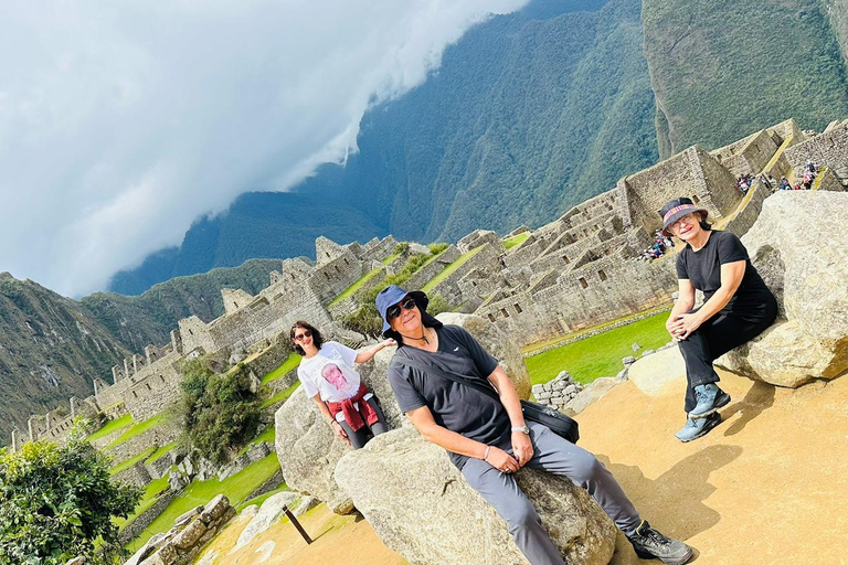 CUSCO: MACHU PICCHU TOUR FROM CUSCO BY PANORAMIC TRAIN CUSCO: TOUR TO MACHU PICCHU FROM CUSCO BY PANORAMIC TRAIN